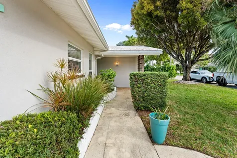 113 Park Lane Hypoluxo FL 33462