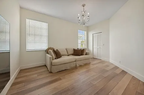 6667 Nw 25th Avenue Boca Raton FL 33496