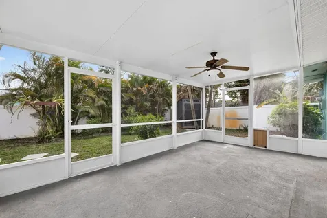 607 Se Cortez Avenue Stuart FL 34994