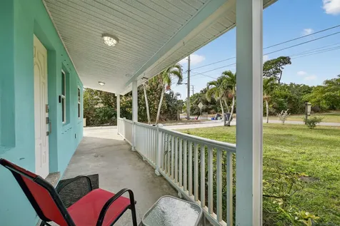607 Se Cortez Avenue Stuart FL 34994