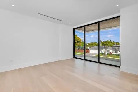 1099 Ne 4th Avenue Boca Raton FL 33432
