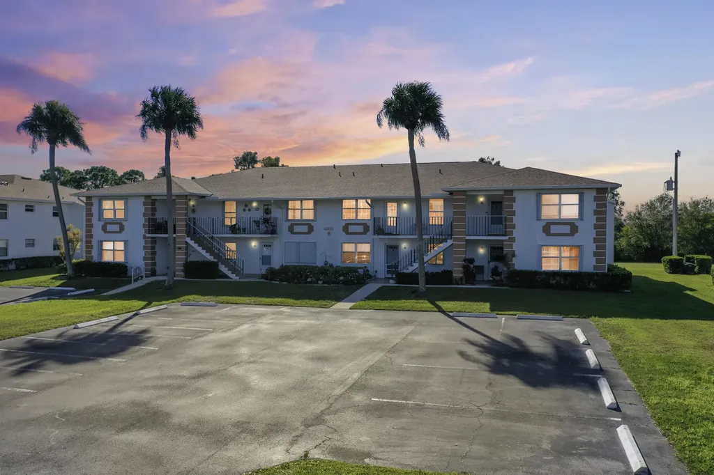 1203 S Lakes End Drive Fort Pierce FL 34982