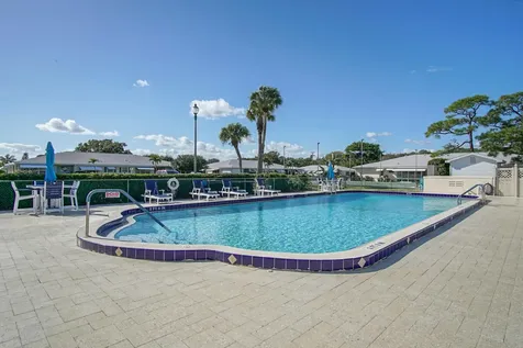 1203 S Lakes End Drive Fort Pierce FL 34982
