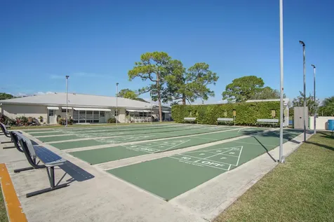 1203 S Lakes End Drive Fort Pierce FL 34982