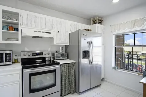 1203 S Lakes End Drive Fort Pierce FL 34982