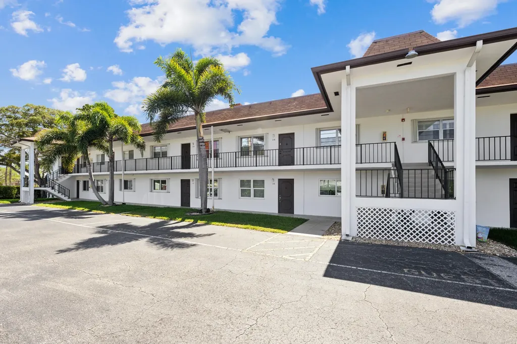 3075 E Gardens East Drive Palm Beach Gardens FL 33410