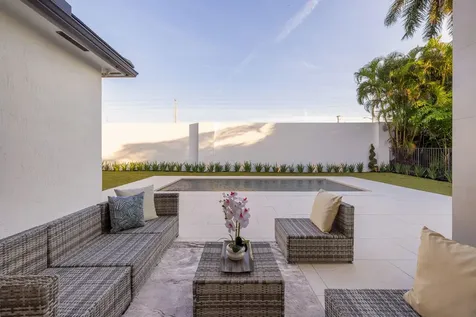 1740 Sw 2nd Avenue Boca Raton FL 33432