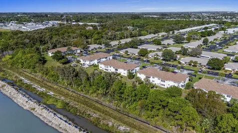 1203 S Lakes End Drive Fort Pierce FL 34982