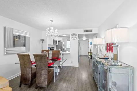 3138 Via Poinciana Lake Worth FL 33467