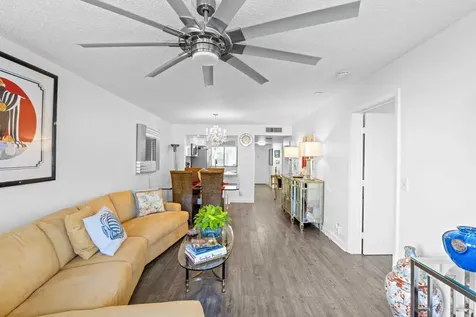 3138 Via Poinciana Lake Worth FL 33467