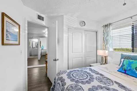 3138 Via Poinciana Lake Worth FL 33467