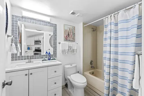 3138 Via Poinciana Lake Worth FL 33467