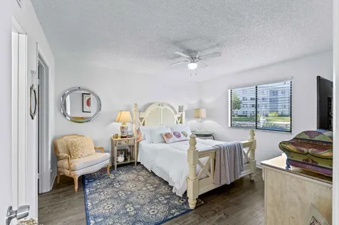 3138 Via Poinciana Lake Worth FL 33467