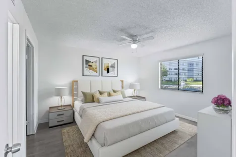 3138 Via Poinciana Lake Worth FL 33467