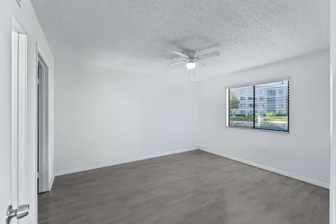 3138 Via Poinciana Lake Worth FL 33467