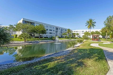 3138 Via Poinciana Lake Worth FL 33467