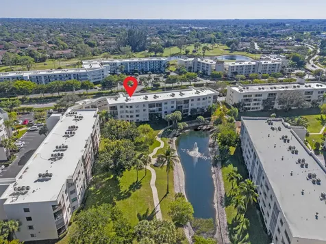 3138 Via Poinciana Lake Worth FL 33467