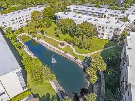 3138 Via Poinciana Lake Worth FL 33467