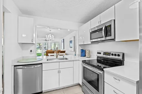 3138 Via Poinciana Lake Worth FL 33467