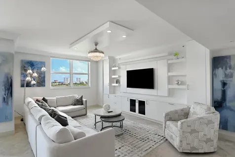 99 Se Mizner Boulevard Boca Raton FL 33432