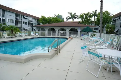 1040 Se 4th Avenue Deerfield Beach FL 33441