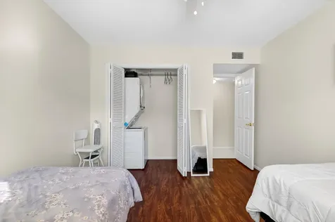 94 Stratford G West Palm Beach FL 33417