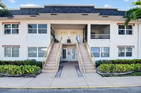 94 Stratford G West Palm Beach FL 33417