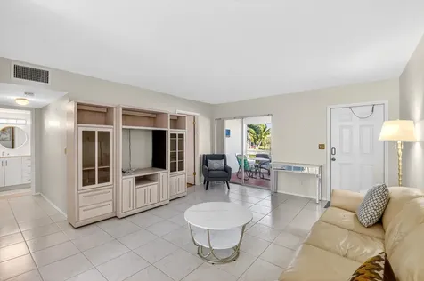 94 Stratford G West Palm Beach FL 33417