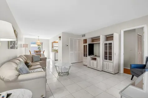 94 Stratford G West Palm Beach FL 33417