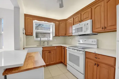 94 Stratford G West Palm Beach FL 33417