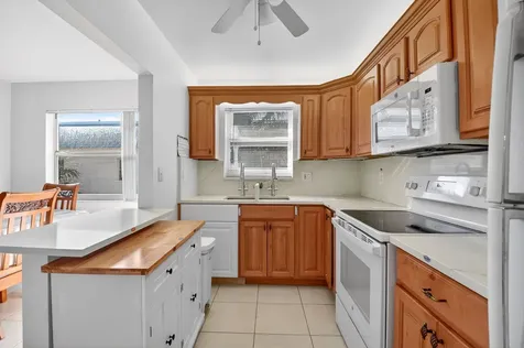 94 Stratford G West Palm Beach FL 33417