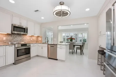 2390 Sw 13th Avenue Boynton Beach FL 33426