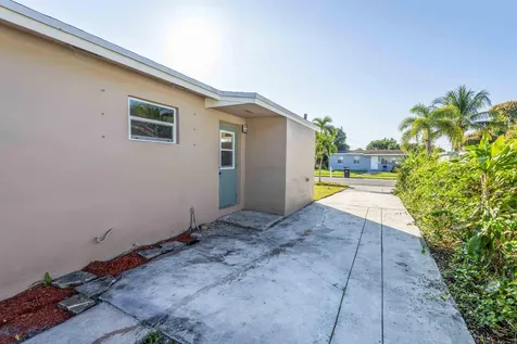 1349 9th Street West Palm Beach FL 33401