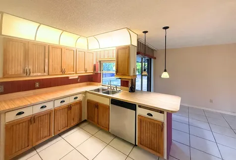 2092 Se Allamanda Drive Port Saint Lucie FL 34952