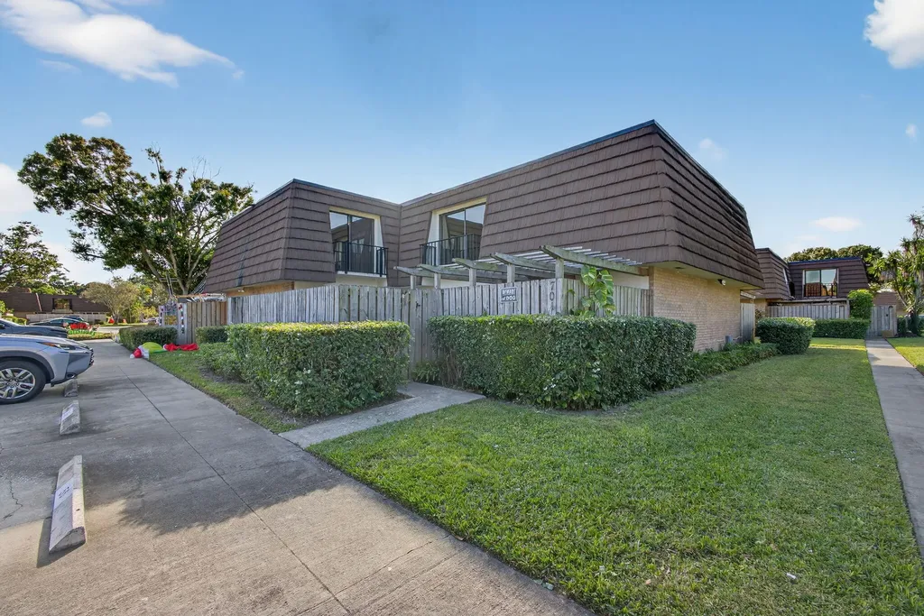 701 7th Lane Palm Beach Gardens FL 33418