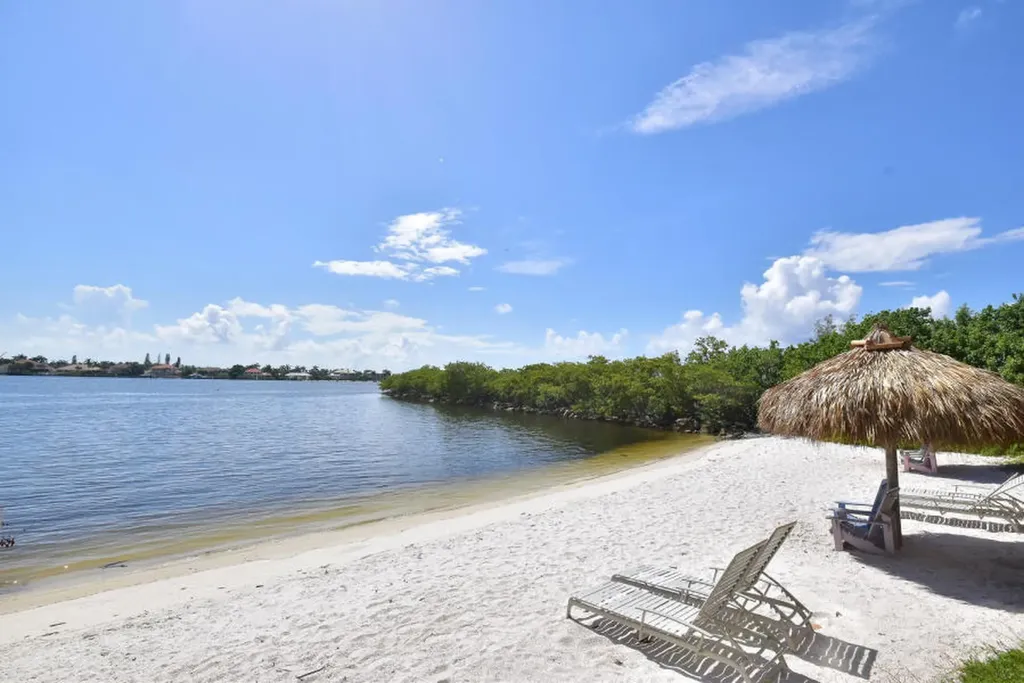 1000 Scotia Drive Hypoluxo FL 33462