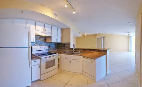 1000 Scotia Drive Hypoluxo FL 33462