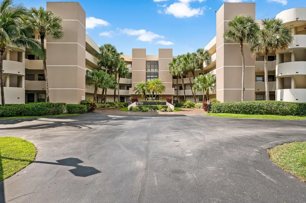 5751 Camino Del Sol Boca Raton FL 33433