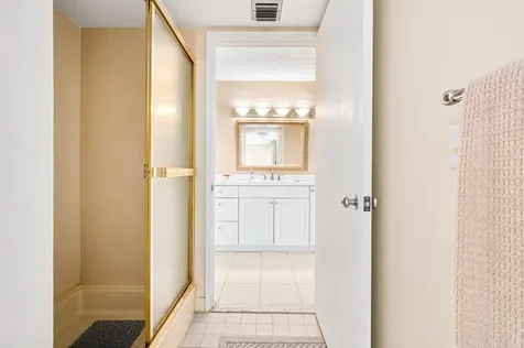 5751 Camino Del Sol Boca Raton FL 33433