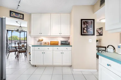 5751 Camino Del Sol Boca Raton FL 33433