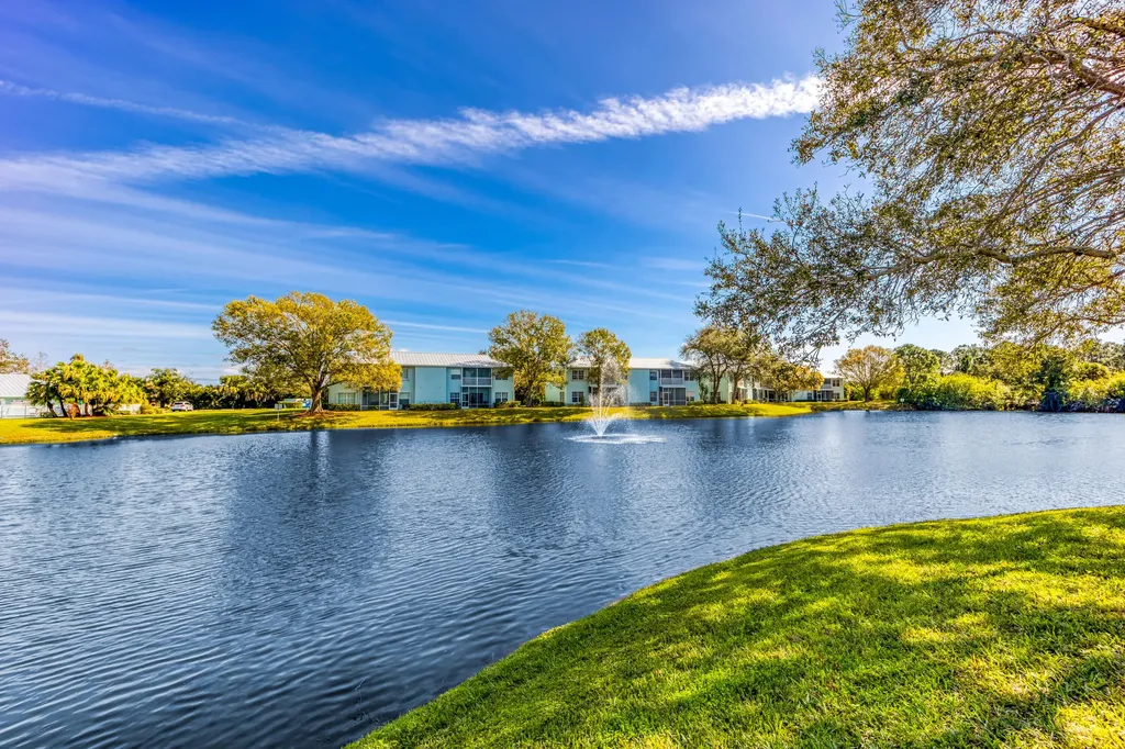 1143 Sw Swan Lake Circle Port Saint Lucie FL 34986