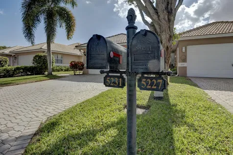 5231 Grande Palm Circle Delray Beach FL 33484
