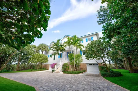 113 N Beach Road Jupiter Island FL 33455