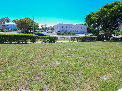 1501 Crescent Circle Lake Park FL 33403