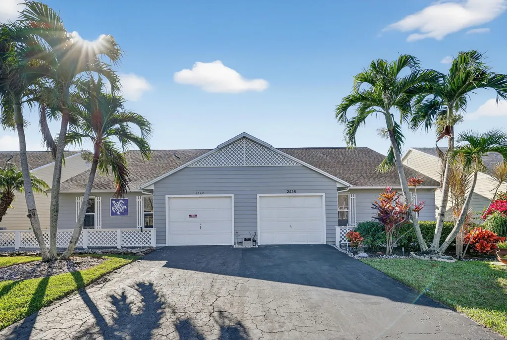 2540 Se Tropical East Circle Port Saint Lucie FL 34952