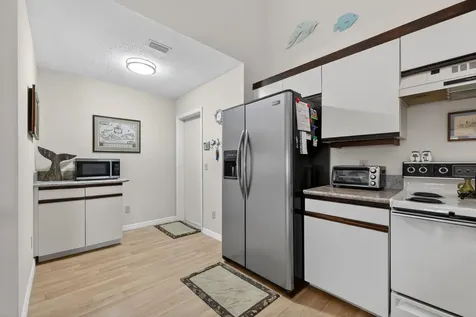 2540 Se Tropical East Circle Port Saint Lucie FL 34952