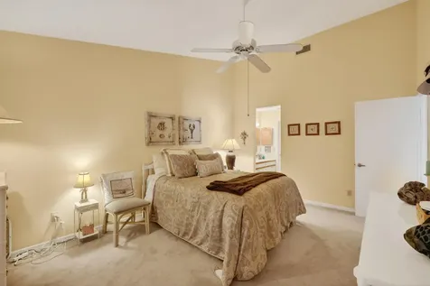 2540 Se Tropical East Circle Port Saint Lucie FL 34952