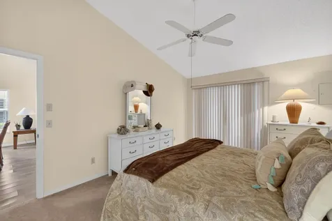 2540 Se Tropical East Circle Port Saint Lucie FL 34952