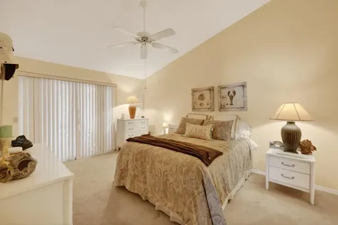 2540 Se Tropical East Circle Port Saint Lucie FL 34952