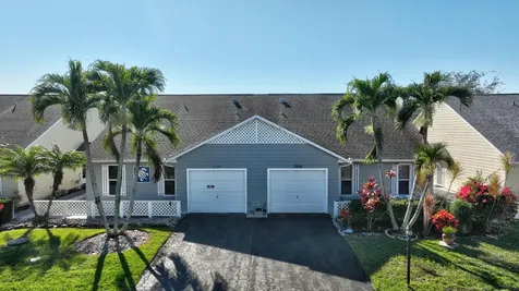 2540 Se Tropical East Circle Port Saint Lucie FL 34952